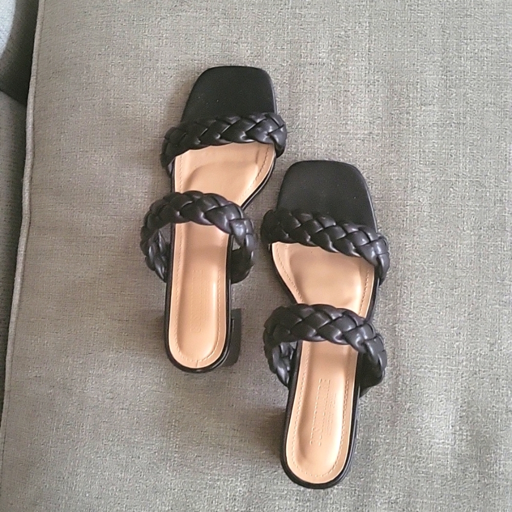 Nwot Or Box Cushionare Block Healed Slides - image 1